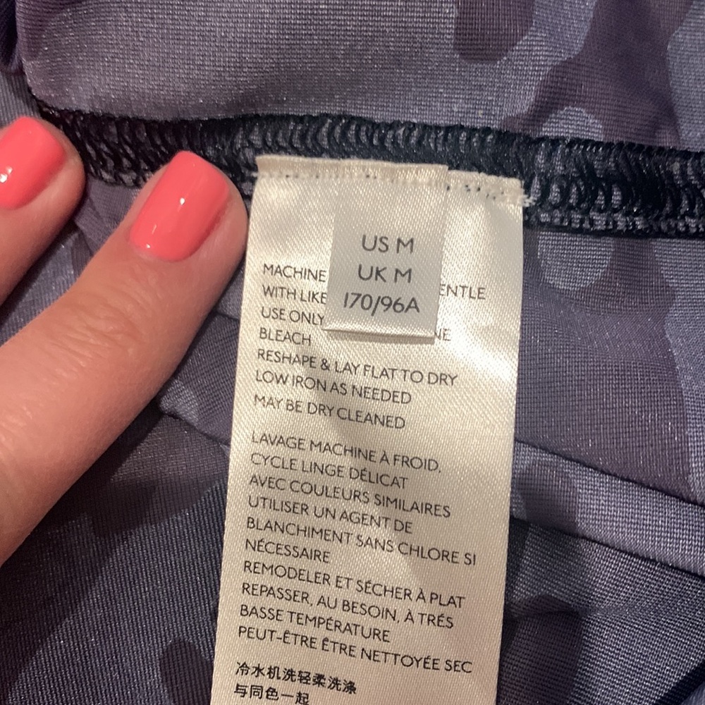 We the Free indigo camo t-shirt - medium - Picture 4 of 7